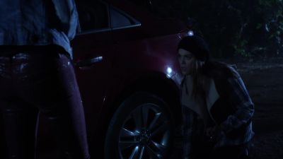 CAN I GET A LITTLE
LIGHT DOWN HERE? - Pretty Little Liars