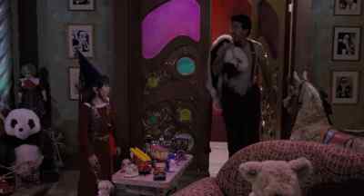 Can I get you anything?
The kitchen's always open. - The Santa Clause