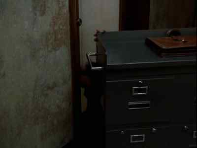 - Can I give you a hand there, Mr. Hollis?
- No. - Remington Steele