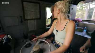 Can I go a bit faster? - Last Woman on Earth with Sara Pascoe