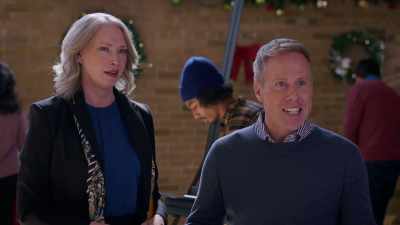 - Can I have a quick word with Holden?
- Sure. - Christmas at the Drive-In