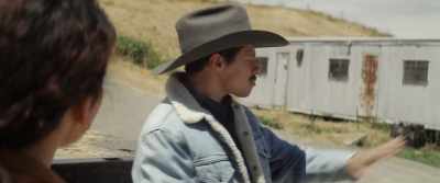 - Can I help you with something?
- Can I help you with something? No, um... - A California Christmas: City Lights