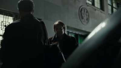 - Can I help you with that?
- You can move. That'd help. - The Night Of