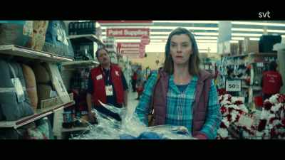 Can I help you, ma'am? - Three Women