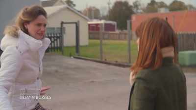 - Can I help you?
- No, no! Don't touch me! - Welcome to Flatch