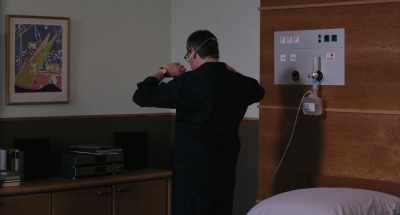 - Can I help you?
- No, someone's coming to do it... - Afire