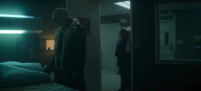 Can I help you, sir? - Doom Patrol
