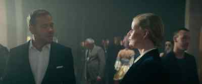 -Can I help you, sir?
- Yeah, I received an invitation. - Utopia