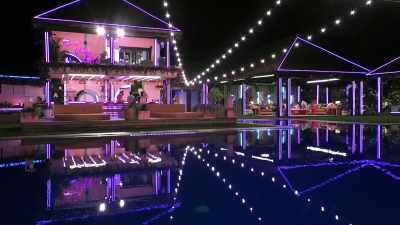 >> CAN I HUG YOU? - Love Island