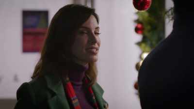 Can I just say,
I'm obsessed with your song? - I'm Glad It's Christmas