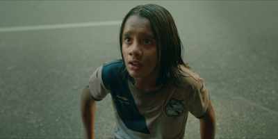 - Can I see some ID?
- Yeah, yeah, of course. Yeah. - City of Dreams