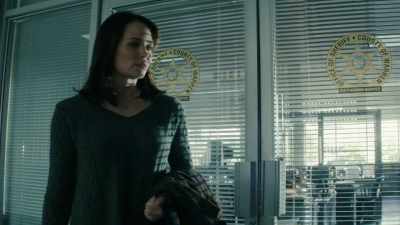 Can I speak to the
detective sergeant on duty? - Dirty John