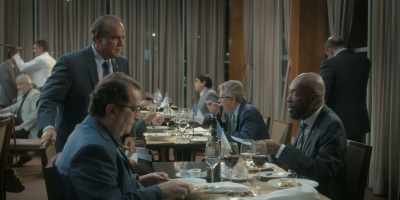 - Can I speak to you for a minute?
- Yes. Sit down, Otavio. - An Unforgettable Year – Summer