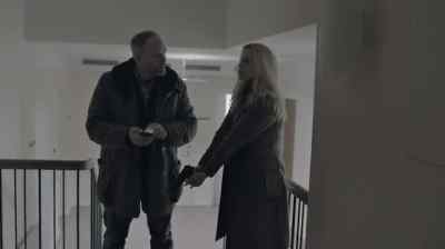 Can I take your gun?
-You can't carry arms. - The Bridge