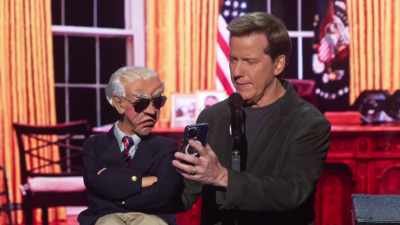 "Can I use your phone
as a teleprompter?" - Jeff Dunham: Me The People