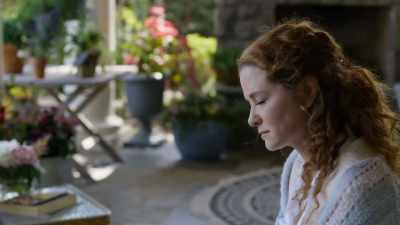Can you just stay here,
and we can talk here? - Guiding Emily