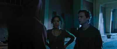 -Can you maybe help me out?
-Look, I don't-- Hey! - Escape Room: Tournament of Champions