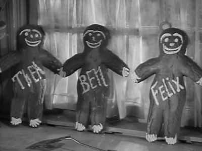 Can you read them?
Thea Ben Felix, Ann, Dad... - Four Daughters