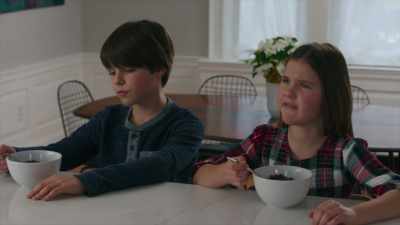 - Can Santa fix it?
- Honey. - The Christmas Letter