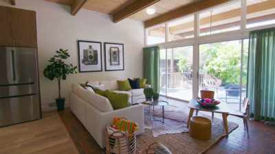 Can we see an entertainment area - Renovation Impossible