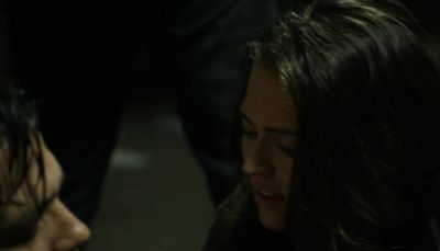 - Can he stand?
- Yeah. Yeah. - Banshee