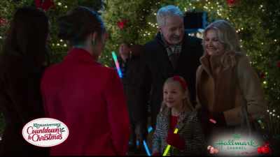 Can we stay here, Mommy? - Christmas at Dollywood