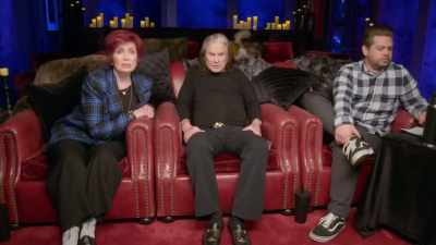 Can we watch again 'cause
Elvis was scratching and I couldn't-- - The Osbournes Want to Believe