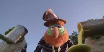 (CAN YOU PICTURE THAT? PLAYING) - The Muppets Mayhem
