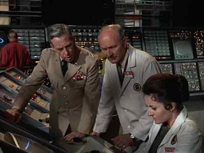 - Can you zero in?
- No, there's too much interference. - The Time Tunnel