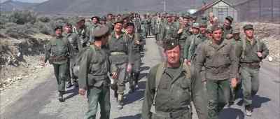 Canadian company, double time! - The Devil's Brigade