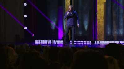Când e un strike,
arbitrul le-o spune tuturor. - Brian Regan: Nunchucks and Flamethrowers