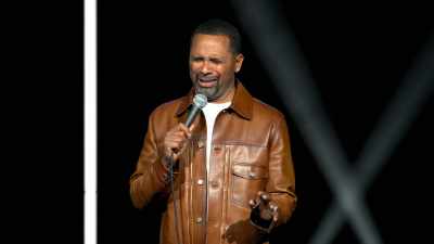 Când mai sunt două linii, te întristezi. - Mike Epps: Ready to Sell Out