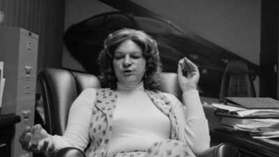 CANDI: Liz broke laws,
and should have been prosecuted. - The Lady and the Dale