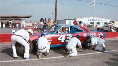 'Candi Wright into the pit.
The crew is over the wall.' - CHiPs