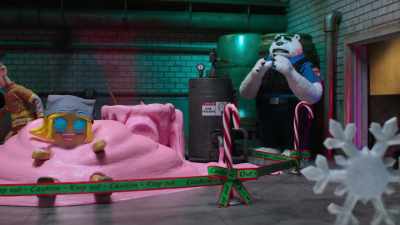 Candy:
It's because those assholes
didn't take the proper safety - Santa Inc.