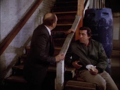 - Can't you do anything without eating? - l'm listening. - MacGyver