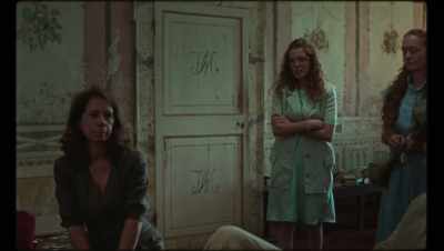Can't you feel the damp,
it's not good for you... - La Chimera