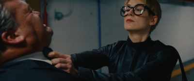 - Can't I use that elevator right there?
- That's a private ele... (Groans) - I Care a Lot