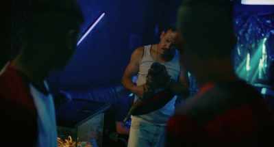 - Can't we just go to Julius' room?
- What are they doing here in my flat? - Sun and Concrete