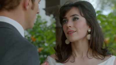 Can't we just hold things
as they are - Ms Fisher's Modern Murder Mysteries
