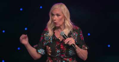 Can't relax. Everybody's gotta work.
So I could see him... - Leanne Morgan: I'm Every Woman