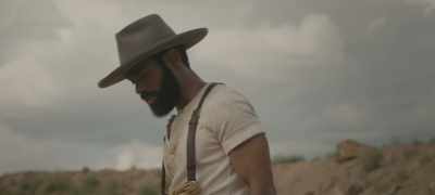 Can't see how it'd sit right
        with anyone, - Walker Independence
