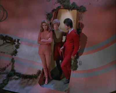 Can't see much
of anything. - Land of the Giants