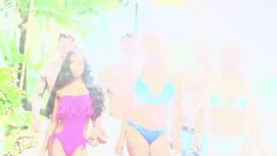 ♪ CAN'T TOUCH THIS
SIX SEXY SINGLES MADE WAVES. - Love Island