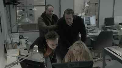 - Can't you trace him?
- I'll find the server, not him. - The Bridge