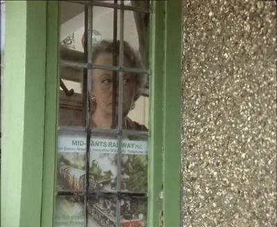 - Can't this wait?
- l'm afraid not, Mrs Radford. - Inspector Morse