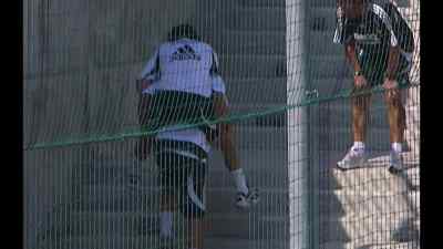 Capello tried to have a firm hand with us. - Beckham