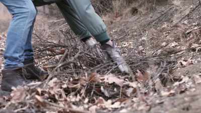 capt-dustin-he-finds-a-body - Buried In The Backyard