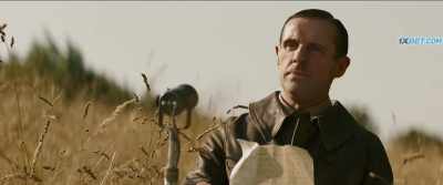Captain, are you going back to the rear? - De Gaulle