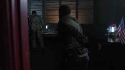 Captain, Dai's back, sir! - Falling Skies